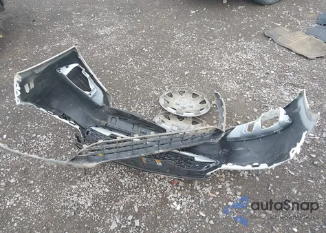 2018 Ford Focus S z USA, uszkodzony, nr VIN 1FADP3E23JL236365